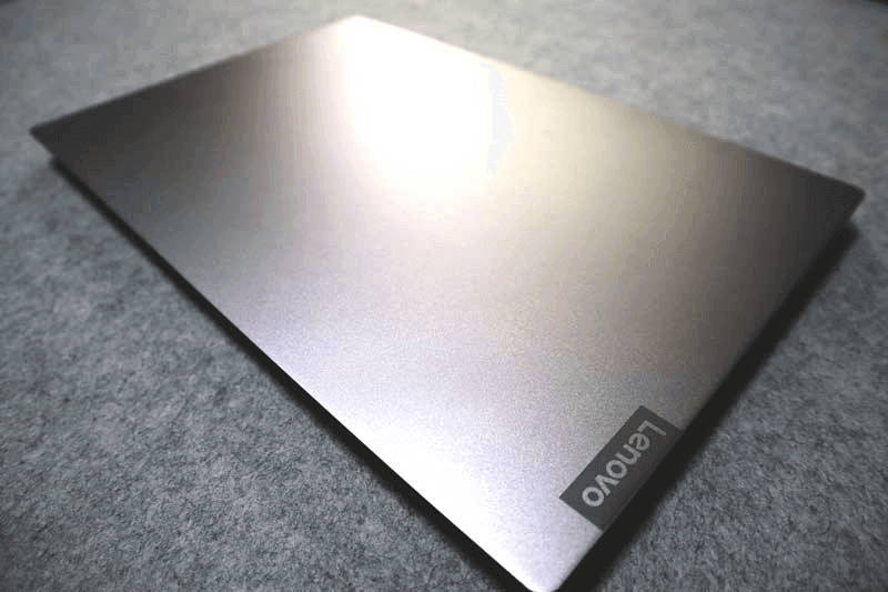 Lenovo IdeaPad S540の外観